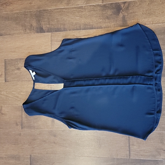 Navy blue sleeveless flowy top
